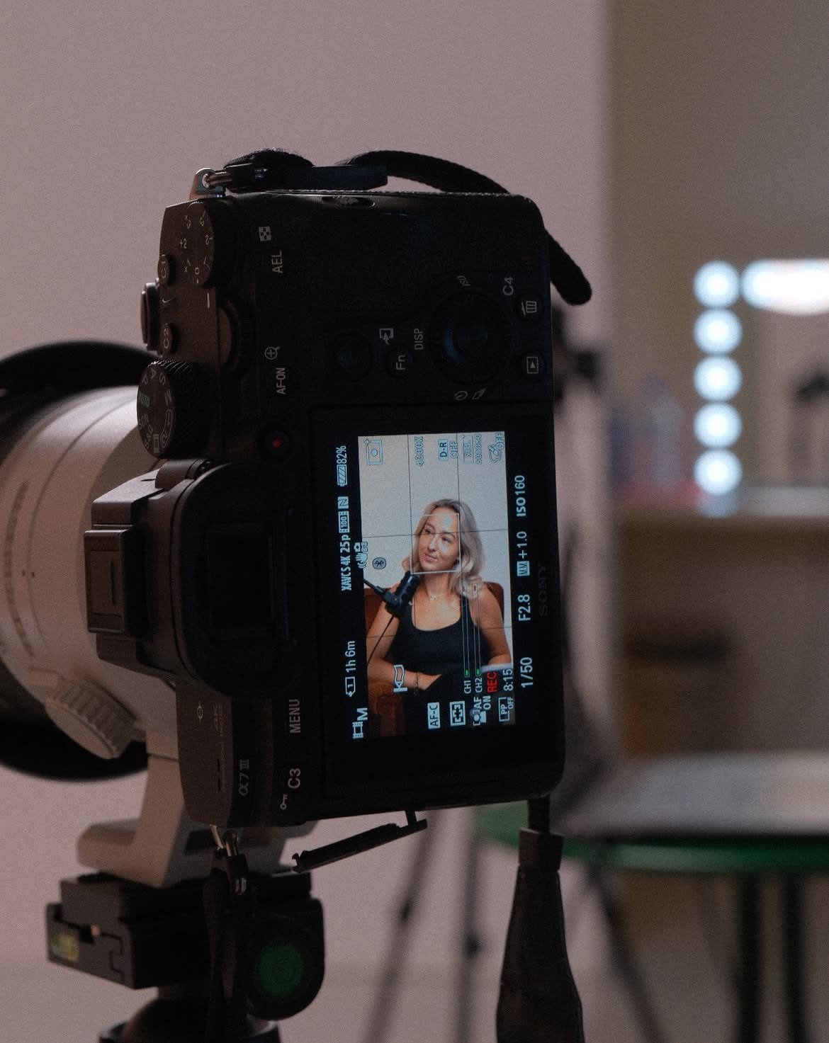 Cámara Sony grabando en 4K un videopodcast en el estudio de Palma