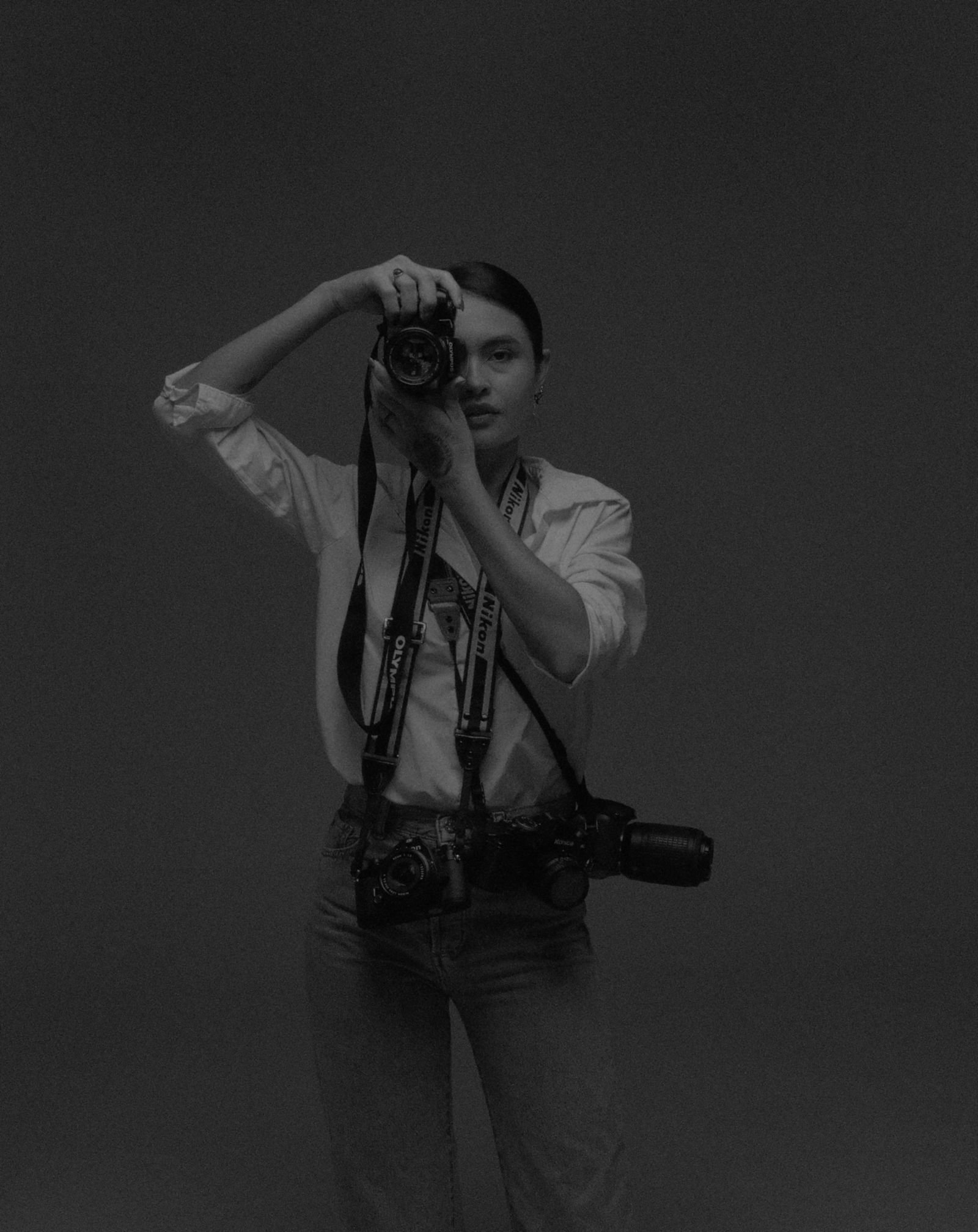 Fotografía corporativa en blanco y negro en estudio